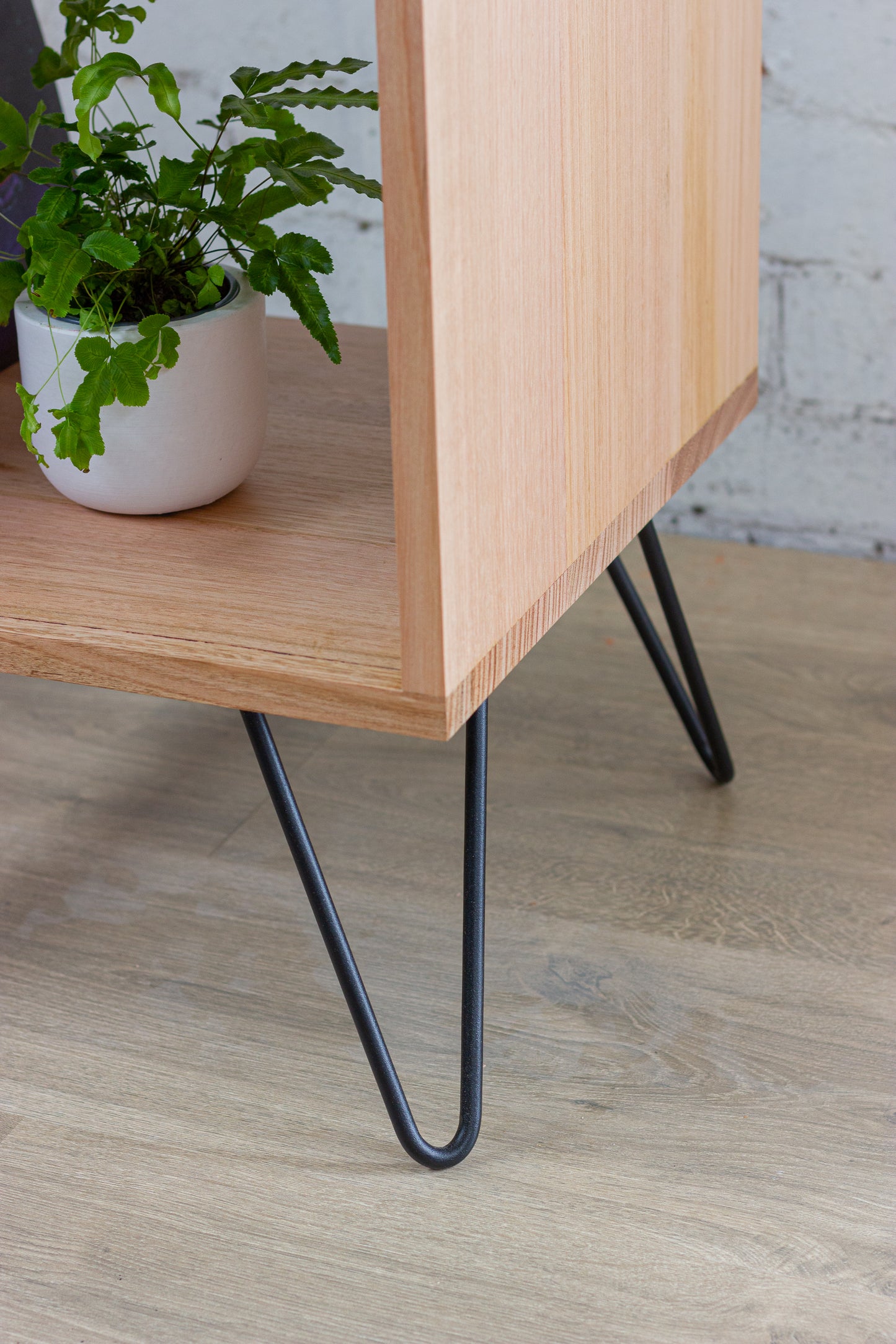 50cm Solid Hardwood Tasmanian Oak Record Player Stand W/ Hairpin Legs